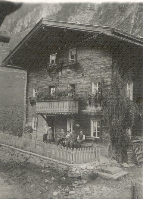 1900